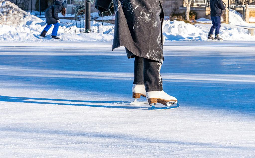 Quoi faire à Paris en décembre 2024 : la réouverture de la patinoire du Grand Palais des Glaces