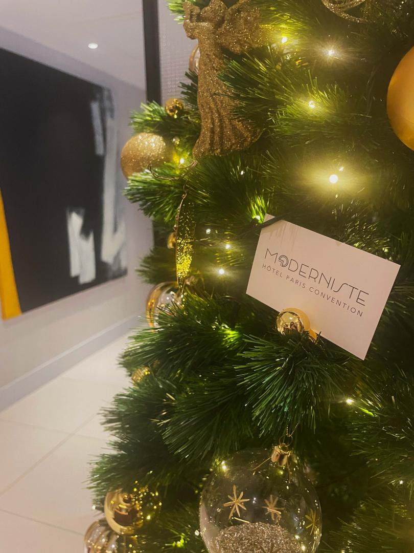Best Wishes from the Hotel Moderniste Team !