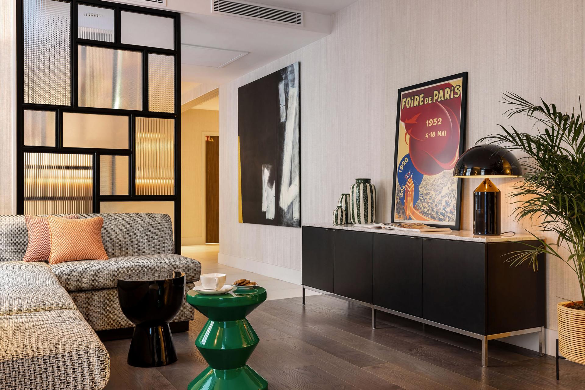 Hôtel Moderniste - Room Directory New